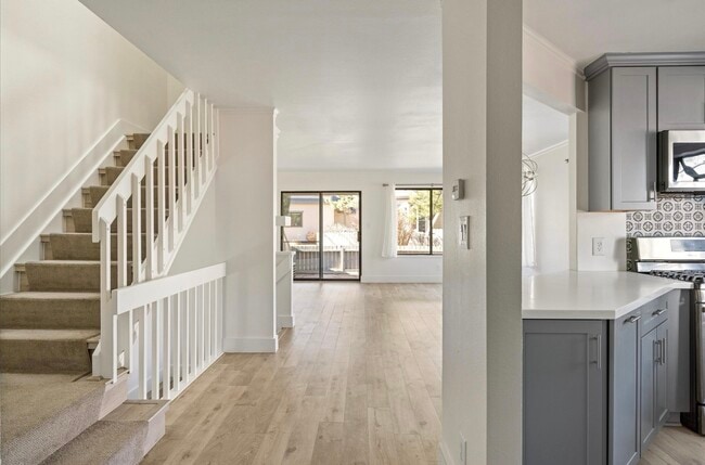 Photo - 4647 Burgundy Ln