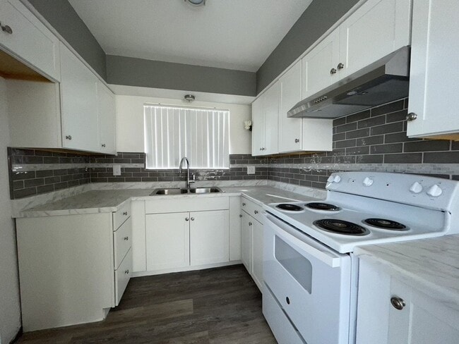 Photo - One bedroom one bath condo with garage, $1,050 rent Unidad 17