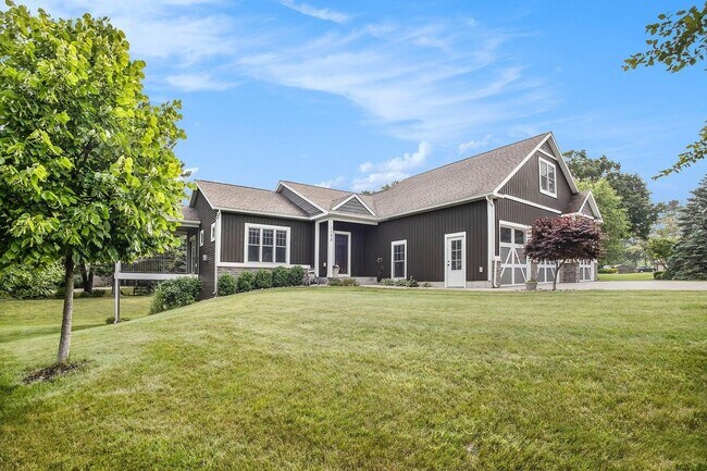 Building Photo - 1398 N Lakeshore Dr Rental
