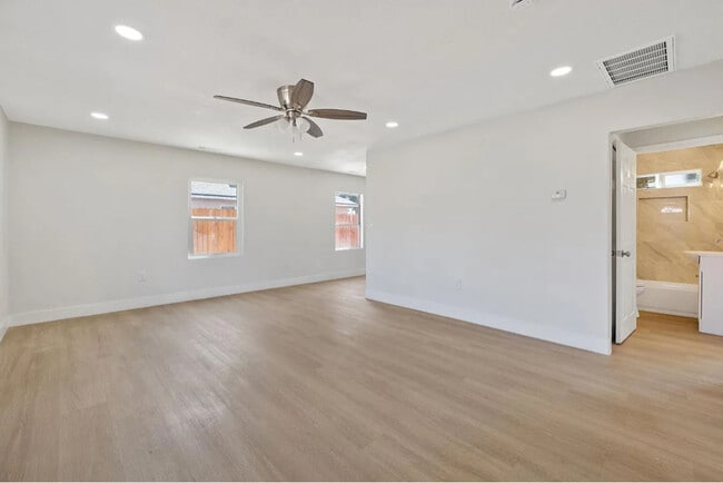 Photo - 1717 N Brooks Ave