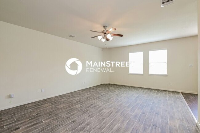 Photo - 4 Bedroom Pet-Friendly Home in MAGNOLIA, TX with Main Street Renewal