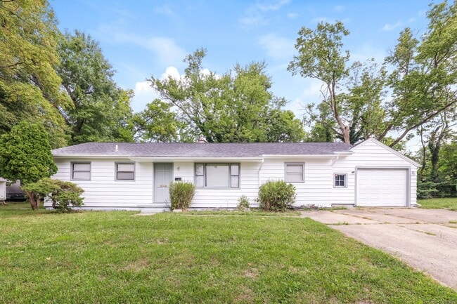 Building Photo - 5301 Woodbine Ave Rental