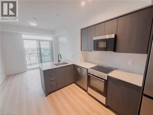 Photo - 25 Wellington St S Unit 2004