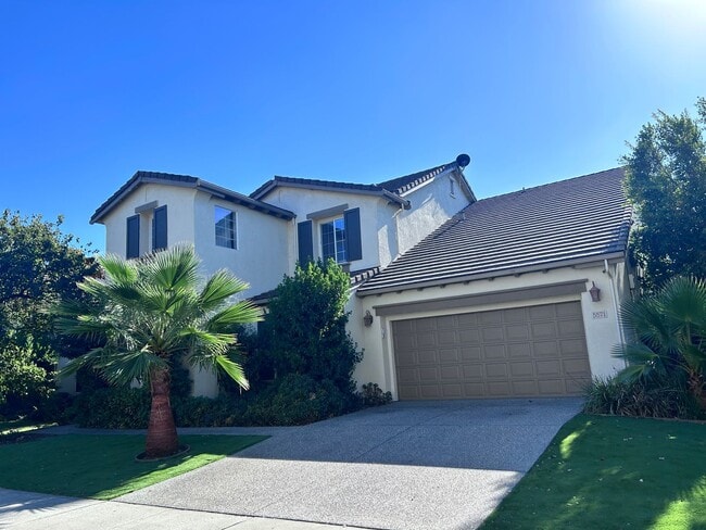 Building Photo - Beautiful Four Bedroom Home in Sacramento