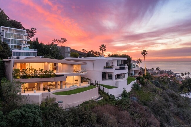 Photo - 7447 Hillside Dr