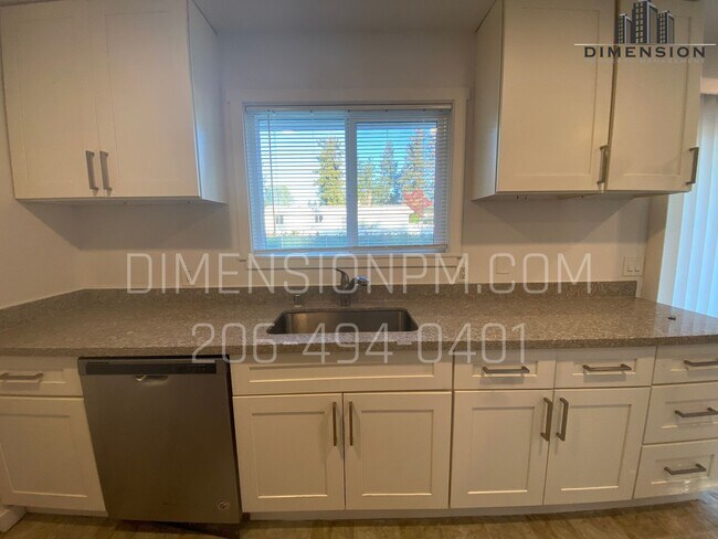 Photo - Ready to Move in Refreshed Ramber!