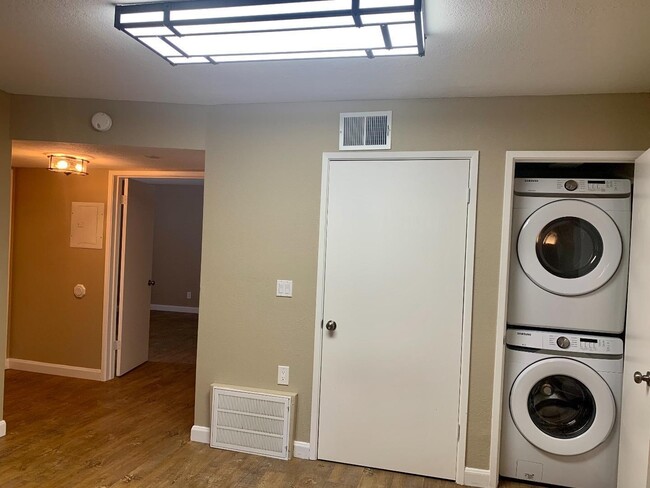 Photo - 5412 Makati Cir