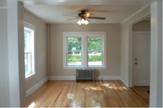 Building Photo - 112 7th St Unit 1