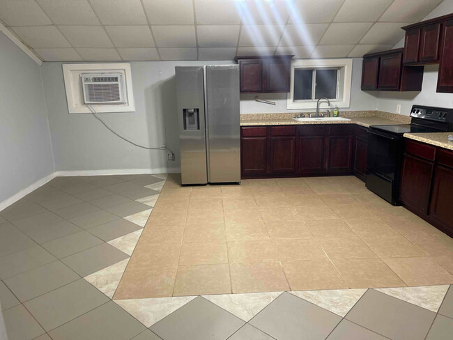 Building Photo - 304 N Colcord Ave Rental