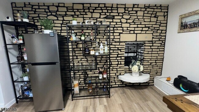 Photo - 15 N 17th St