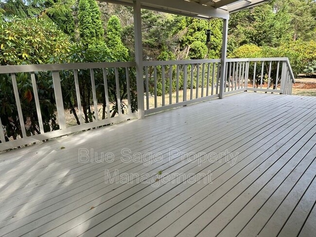 Photo - 110 Leslie Ln