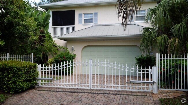 Building Photo - 857 SW 11th Ct Rental