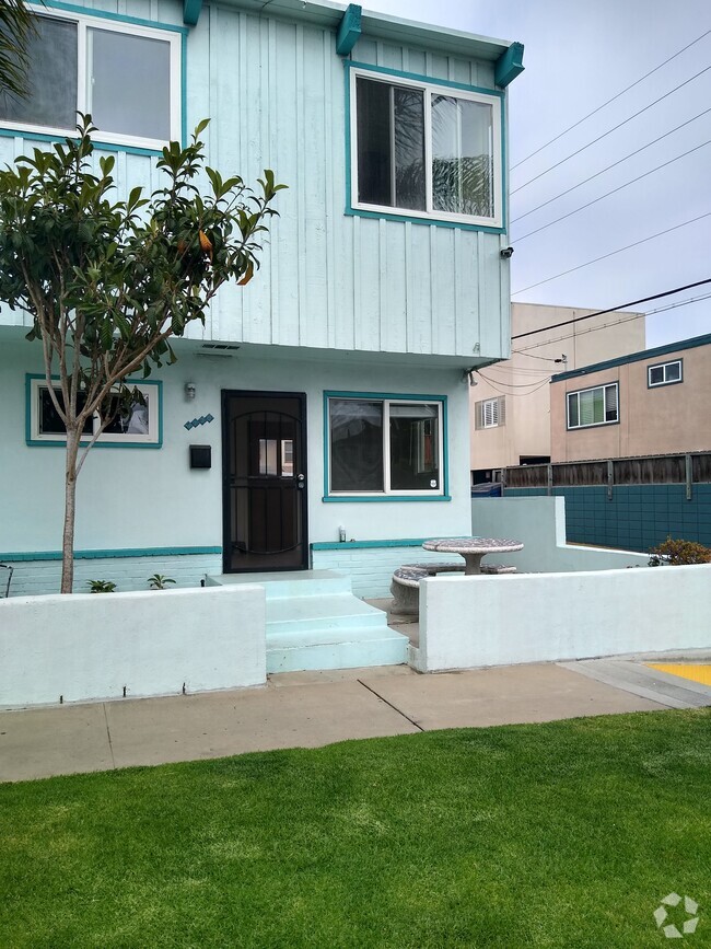 Building Photo - 4127 Everts St Unit 4127 Rental