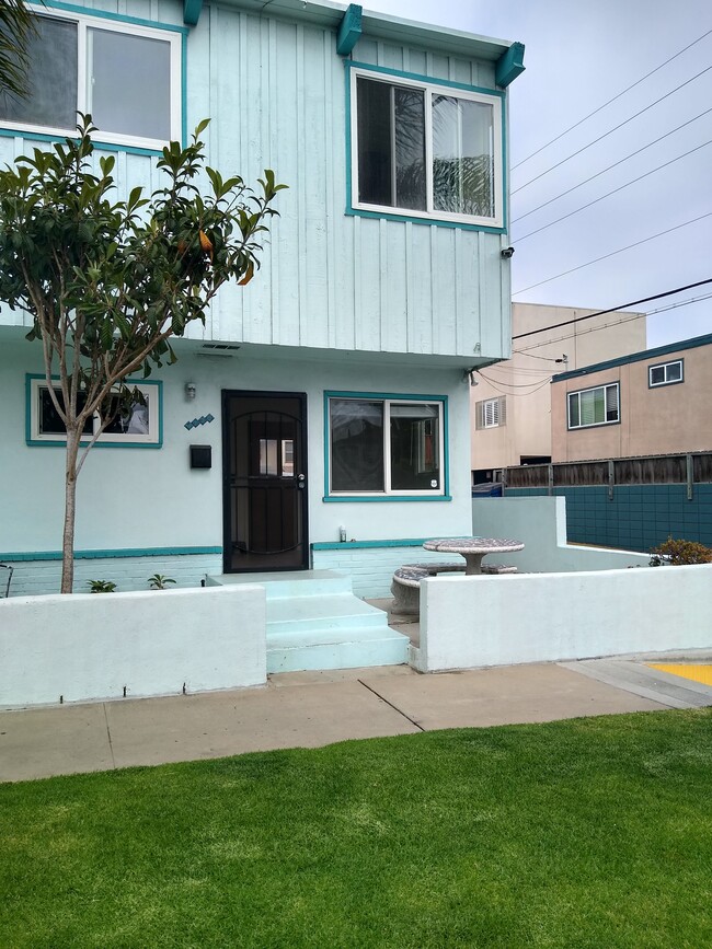 1 Bd, 1 Bath, 1 parking, patio with bay view. - 4127 Everts St Apartamentos Unidad 4127