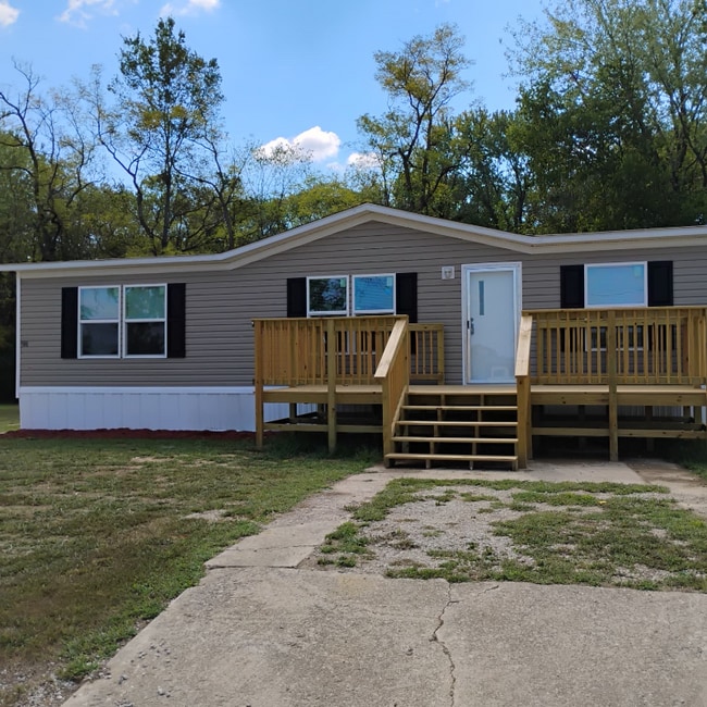 Photo - 98 Deerwood Park