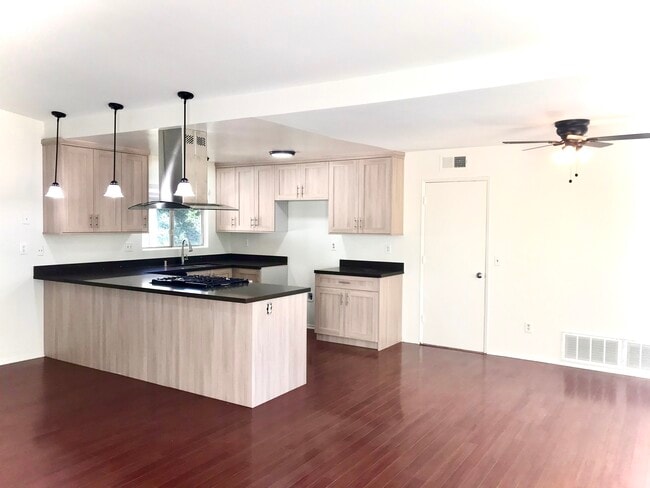 Kitchen and dining - 22819 Gershwin Dr