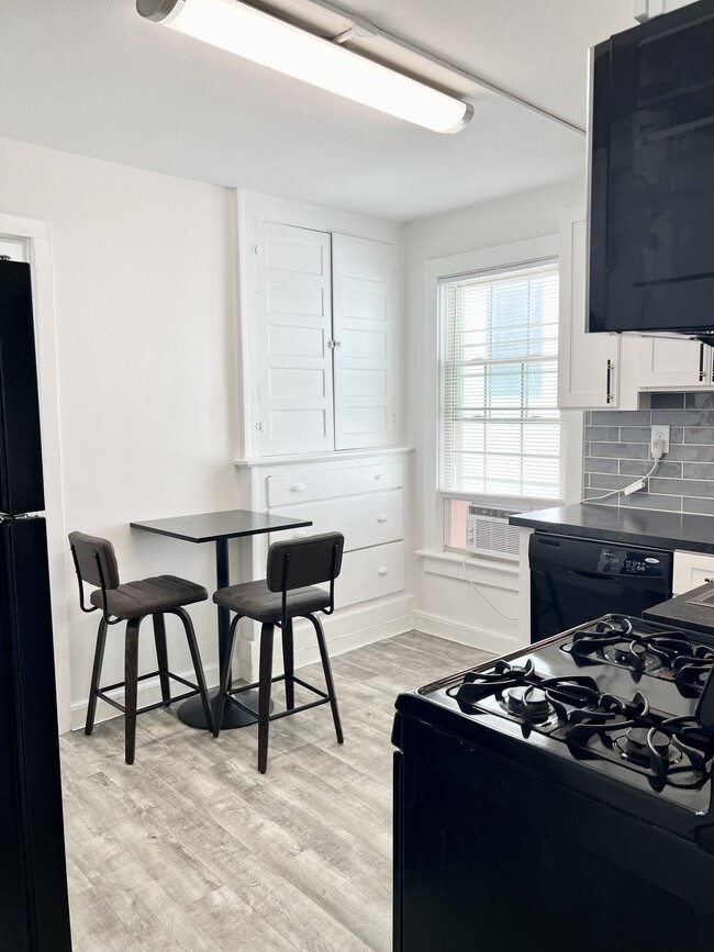 Photo - 1009 Madison St