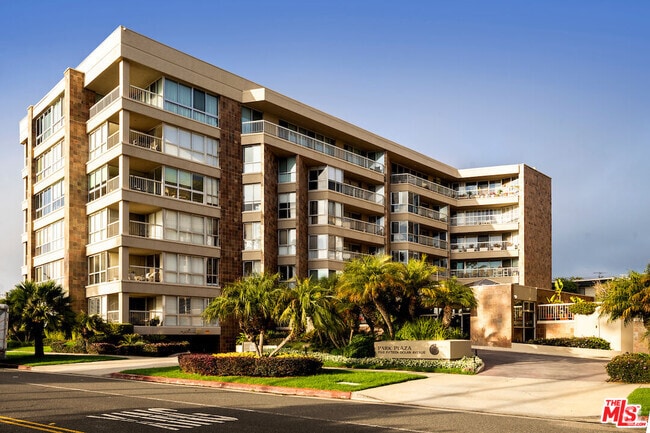 Building Photo - 515 Ocean Ave Unit 506N Rental
