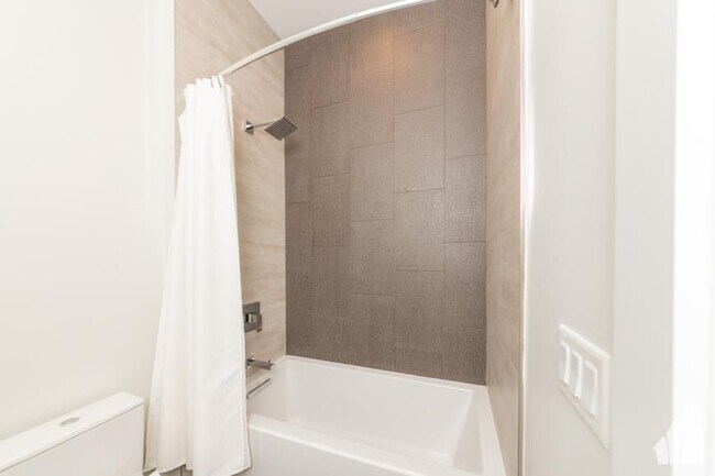 Photo - 3 bedroom in Chicago IL 60642 Unit 2