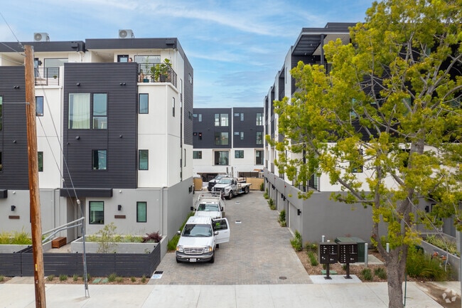 Edificio alternativo - Inizio