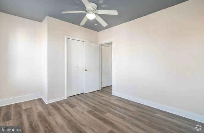 Building Photo - 852 Perkiomen St Unit 3 Rental
