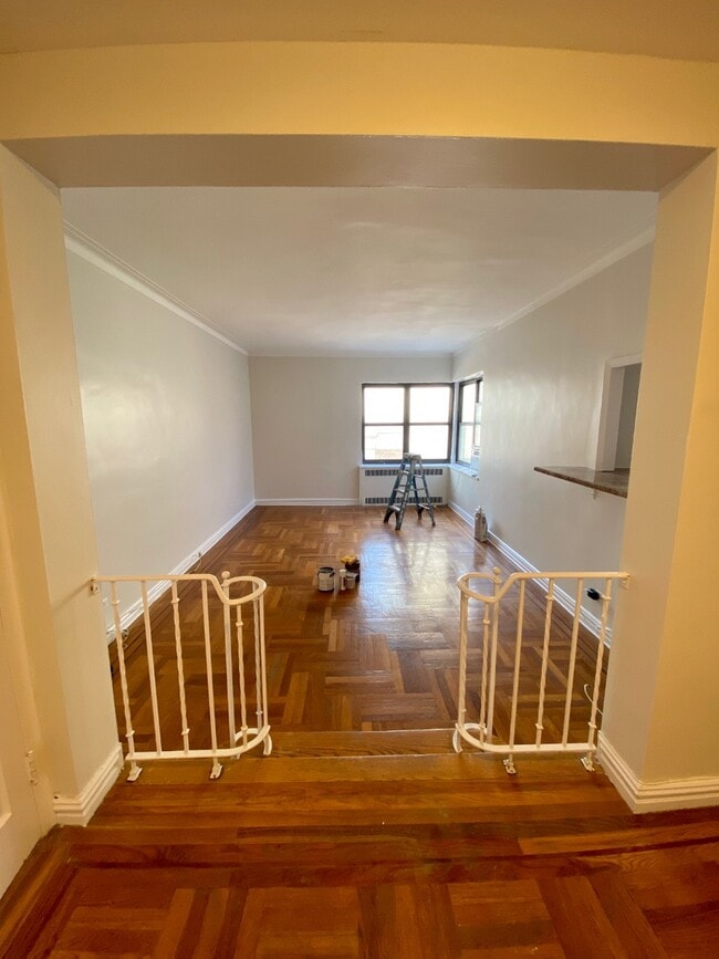 256 Martine Ave
