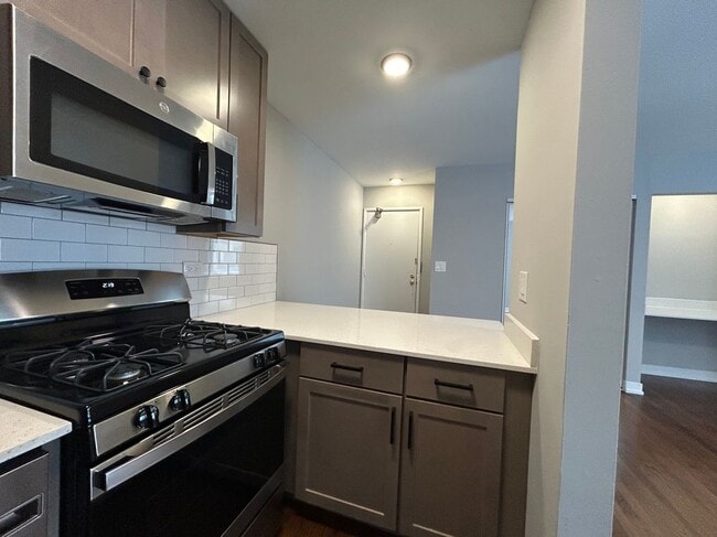 Photo - 525 W Oakdale Ave Unit 507