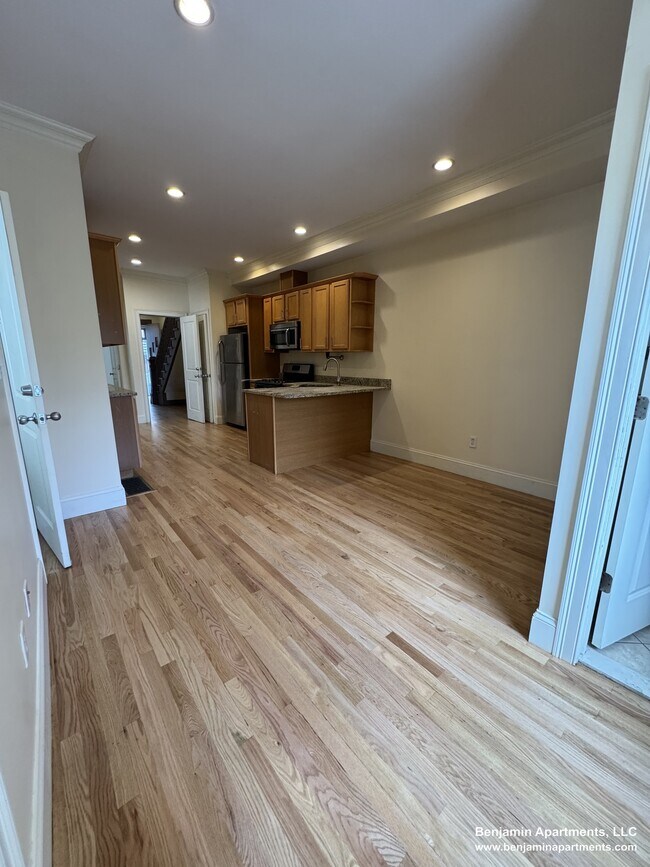 Photo - 25 Lothrop St Unit 1