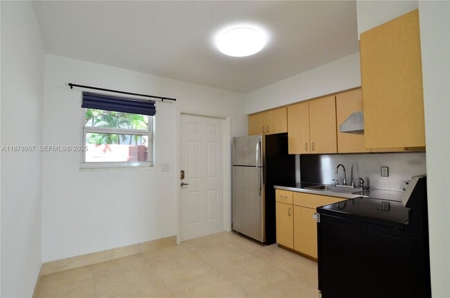 Photo - 3050 Virginia St Unit Front