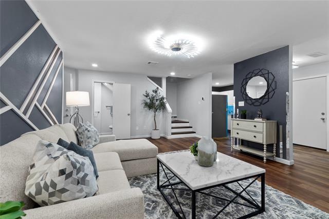 Photo - 212 Creek Cove Dr