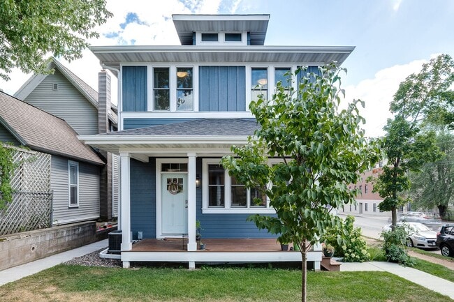 Photo - 140 Dale St N