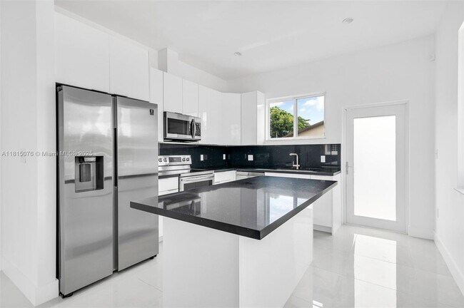 Photo - 785 SW 7th Ave Unit HOME