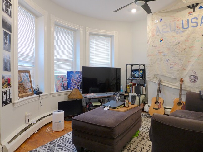 Photo - 1 Mark St Apartment Unit 1
