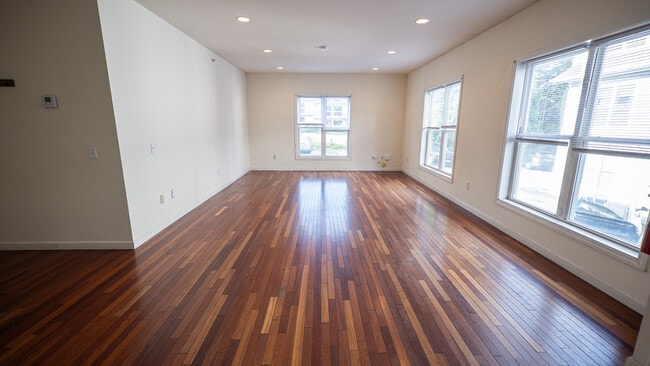 361 Pearl St Unit 4