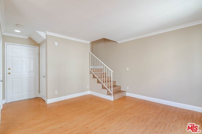 Photo - 11063 Cumpston St