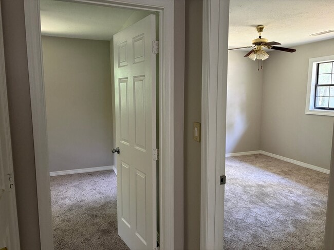 Photo - 320 Smith Cir