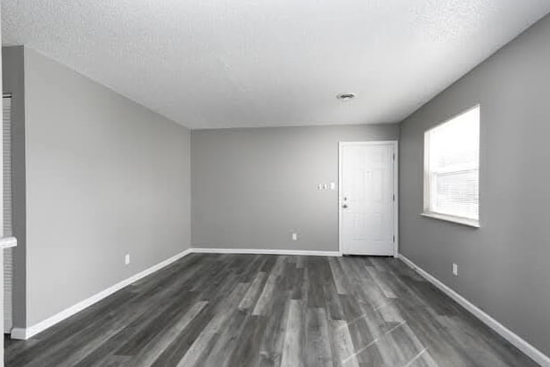 Photo - 472 Cedarview Ct