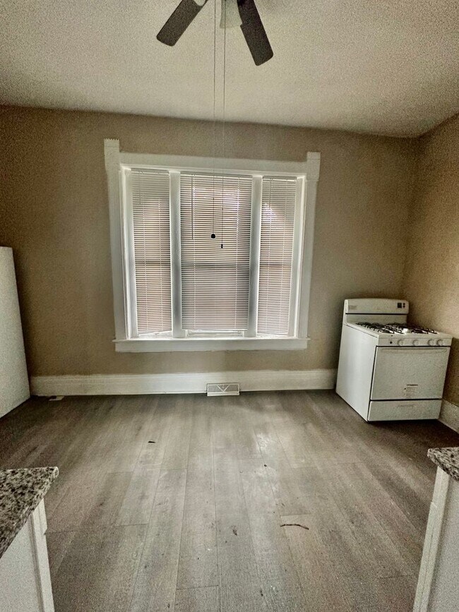 814 Elmwood Ave Unit 814 Elmwood Ave, Unit 1
