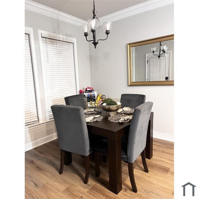 Photo - 127 Rita Ann Wy