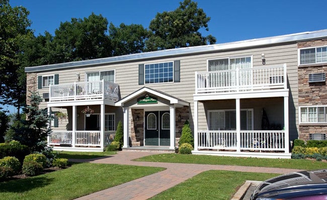 Fairfield Thunderbird Gardens