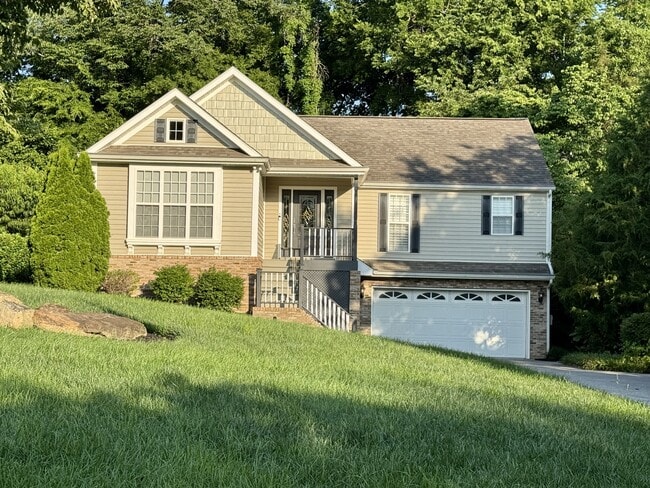 Building Photo - 220 Konawa Ln