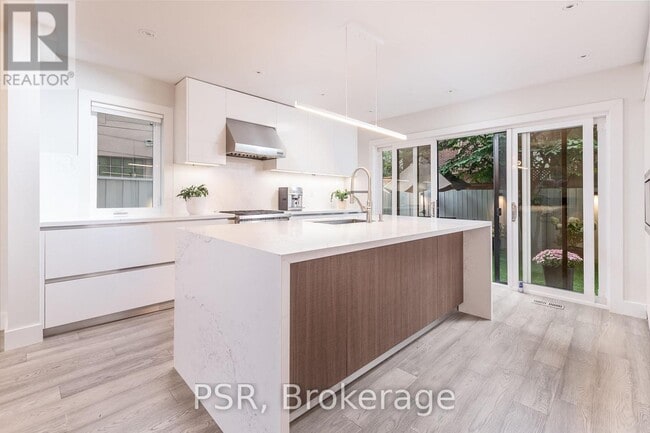 Photo - 10 Bishop St