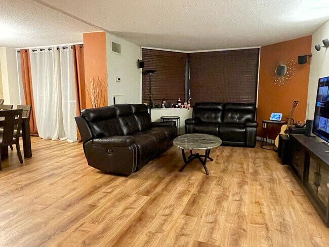 Photo - 1535 Harmon Cove Tower Unit 1535