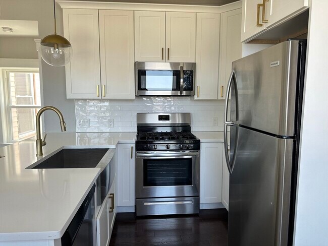 Photo - 181 Chelsea St Unit 3