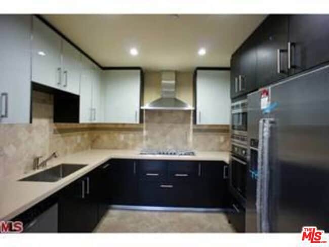 Photo - 8612 Burton Wy Unidad 301