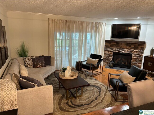 Photo - 1963 Delancey St