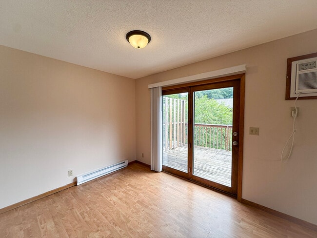 Photo - 620 Saxonwood Rd