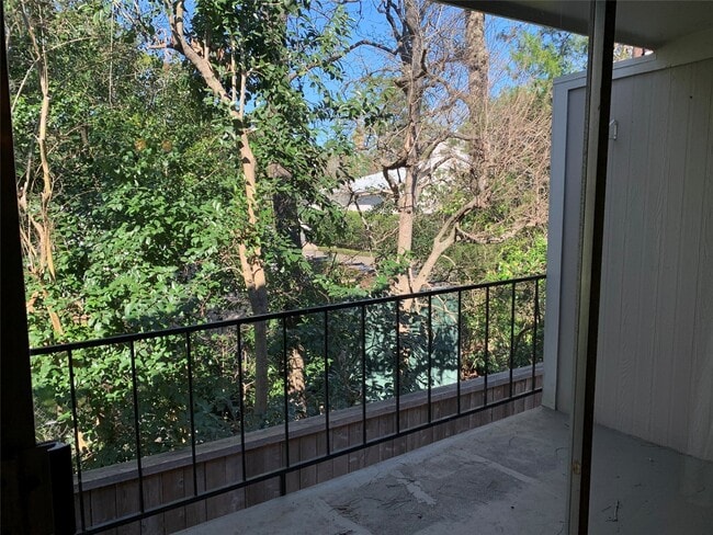 Photo - 2230 S Piney Point Rd Unit 210