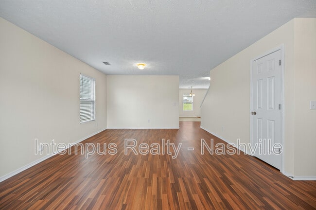 3236 Woodpoint Dr