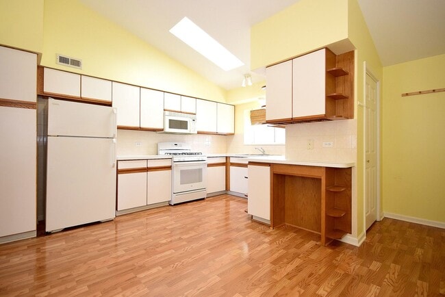 Photo - 5351 N East River Rd Unit 203
